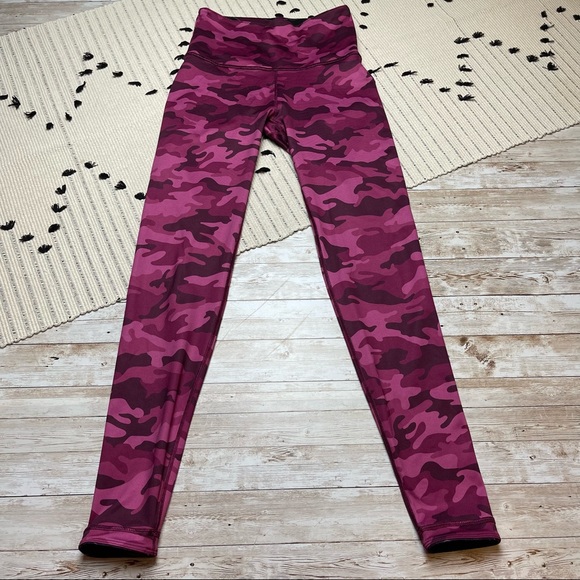 WITH High Waist Reversible Leggings Burgundy Line Camo Purple Size Small - Picture 10 of 13